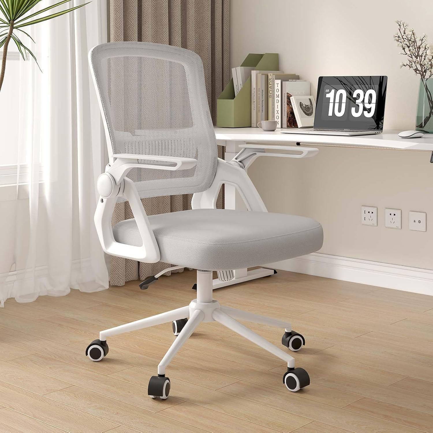 naspaluro Silla Ergonómica de Oficina con Respaldo de Malla y Soporte Lumbar, Silla Escritorio Giratoria Altura Regulable, Reposabrazos Plegables 90°, Función Inclinable, para Hogar y Oficina, Gris